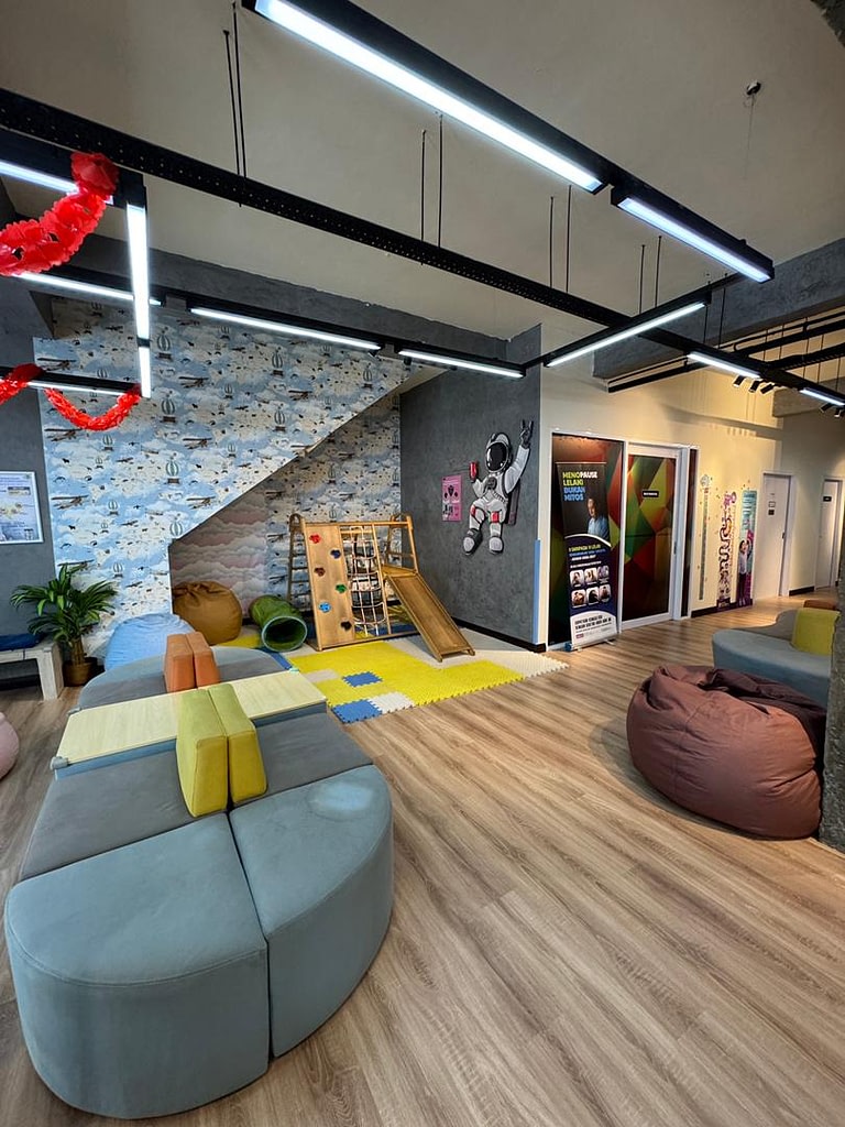 60d87daf-0969-495b-825b-fc8f814efcad